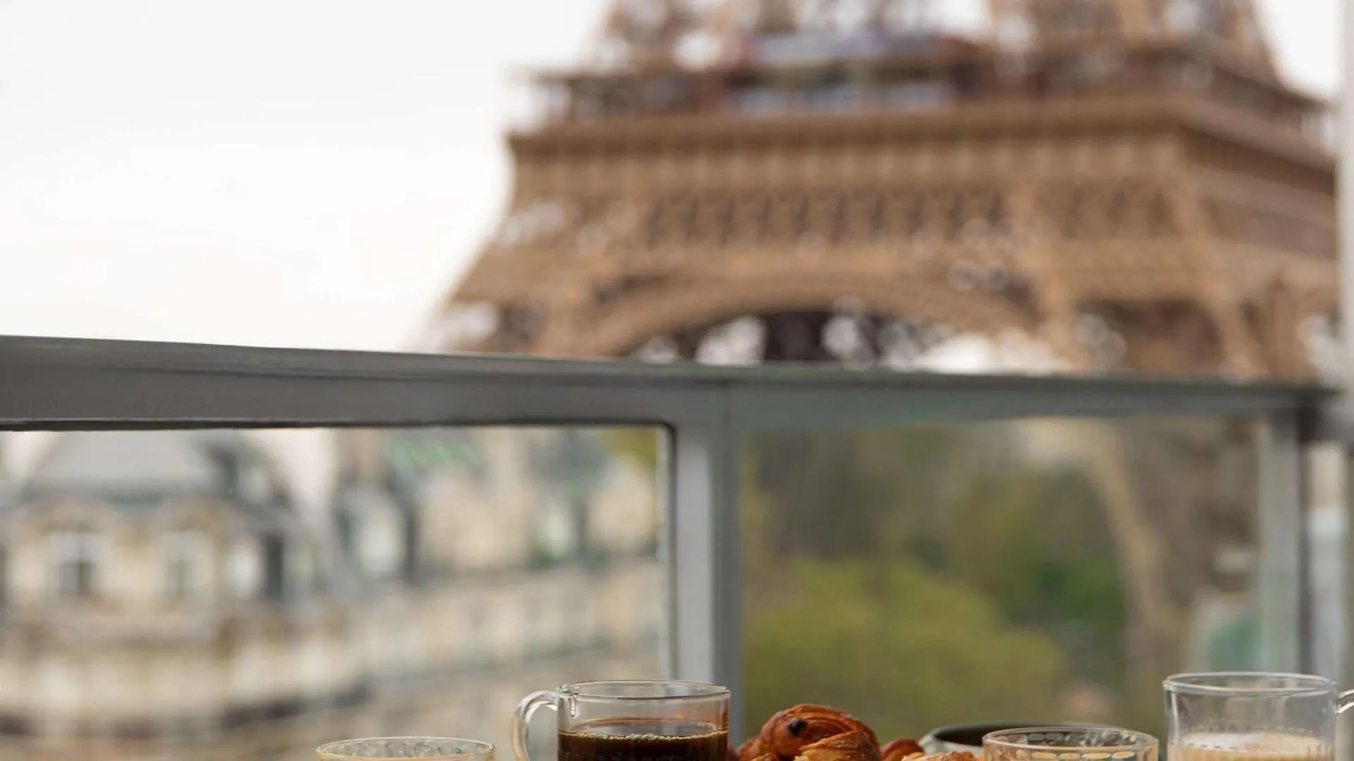 Отель Pullman Tour Eiffel
